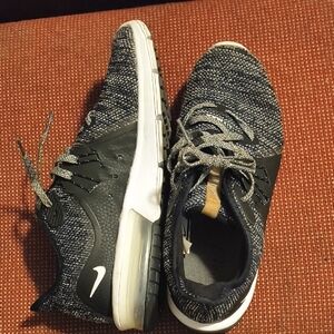 Nike Airmax Black and Gray Athletic Shoes